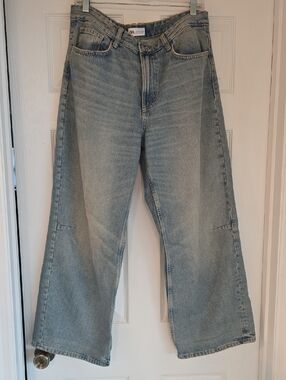 Zara Light Blue Distressed Denim Jeans